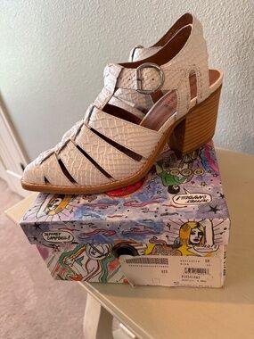 Jeffrey Campbell White Snakeskin Block Heel Sandals Size 8 Angora Style